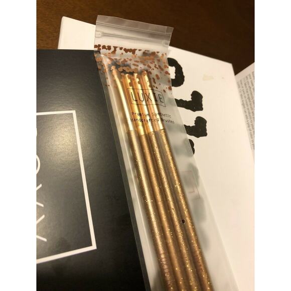 LUXIE 4 piece Premium Synthetic Handcrafted Brushes Gold Sparkle *New & Sealed* - Picture 2 of 4